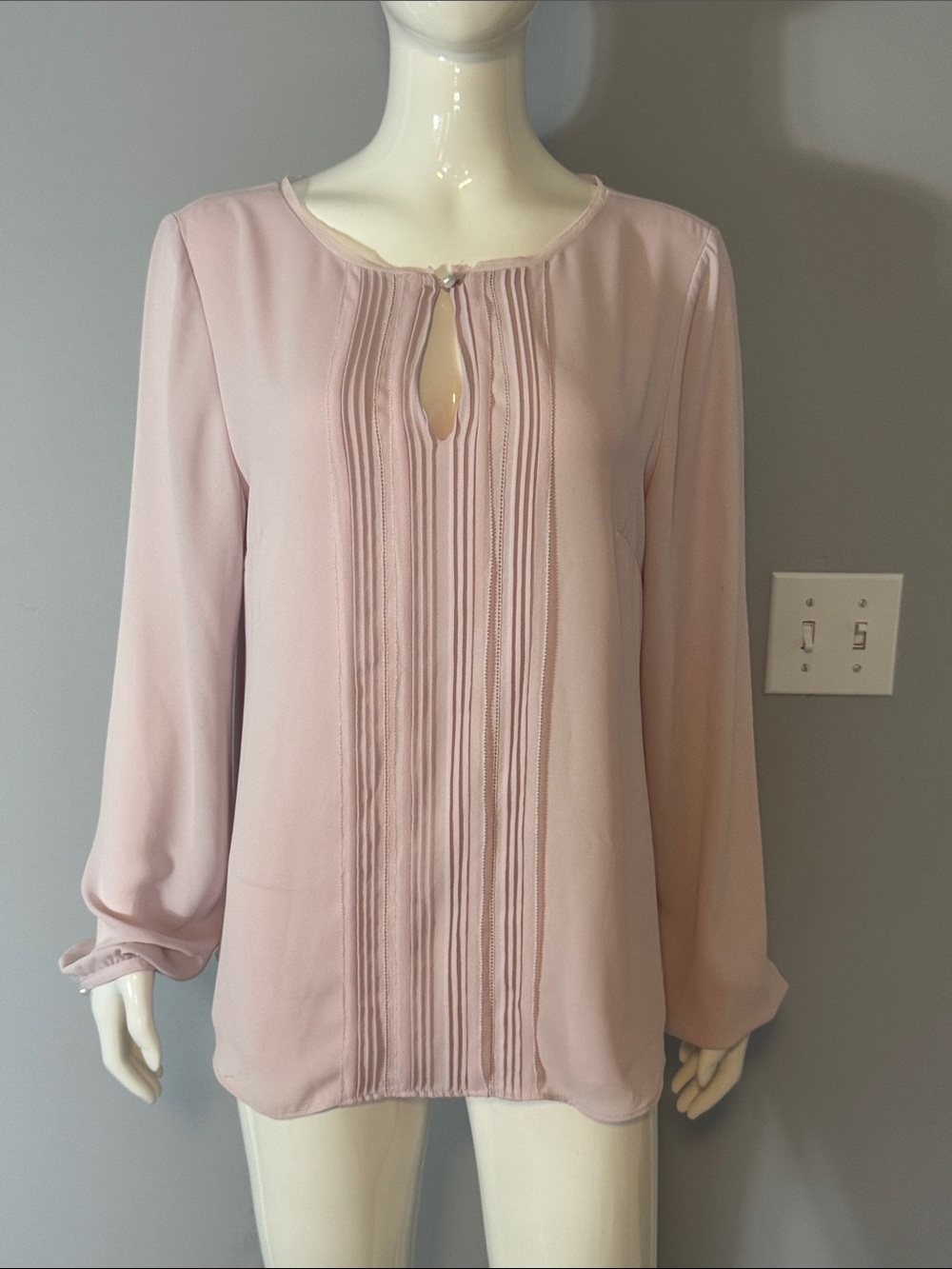 White House Black Market Women's Pink Pleated Front Long-Sleeve Blouse